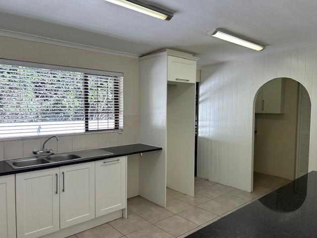 To Let 4 Bedroom Property for Rent in Constantia Western Cape